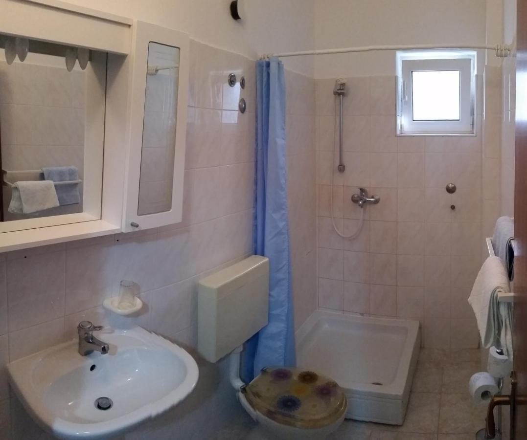 Apartments "Ruza" โวดีเซ ภายนอก รูปภาพ