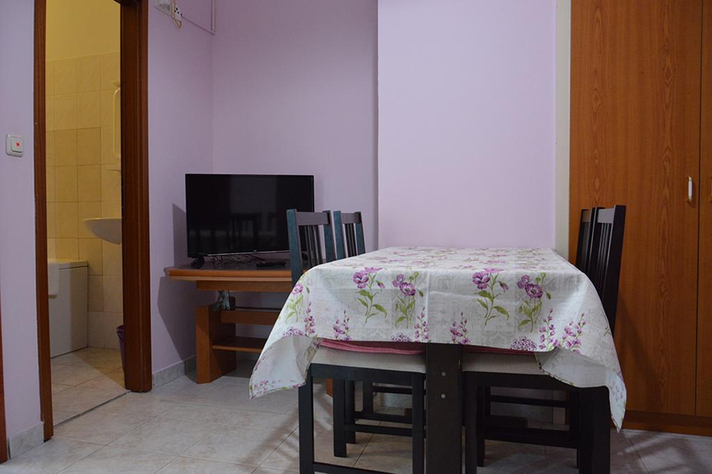 Apartments "Ruza" โวดีเซ ภายนอก รูปภาพ