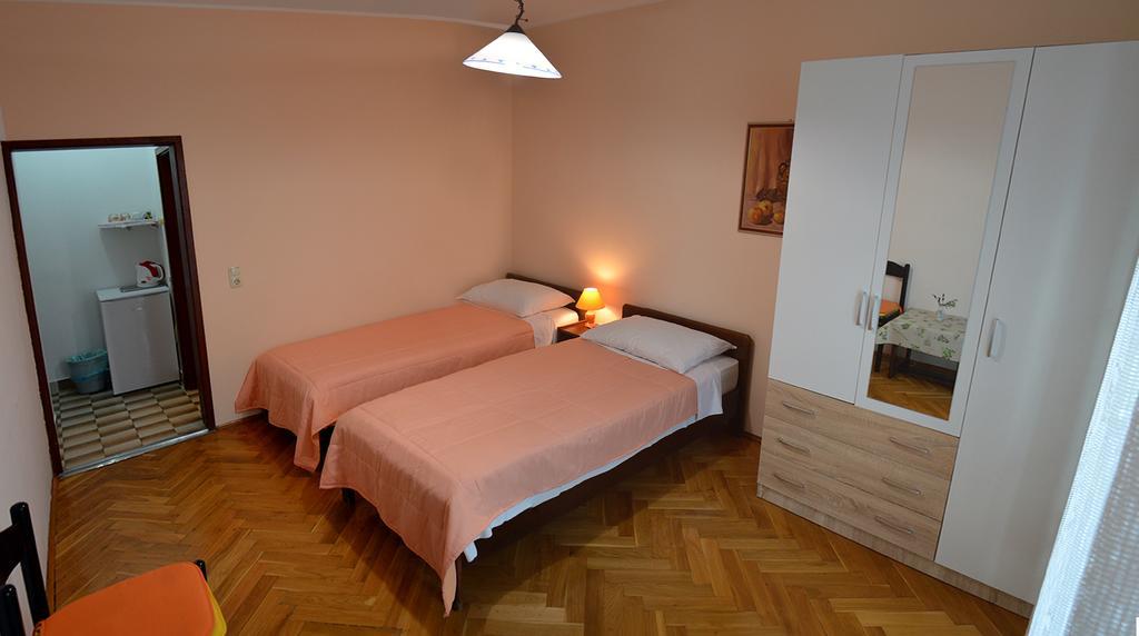 Apartments "Ruza" โวดีเซ ภายนอก รูปภาพ