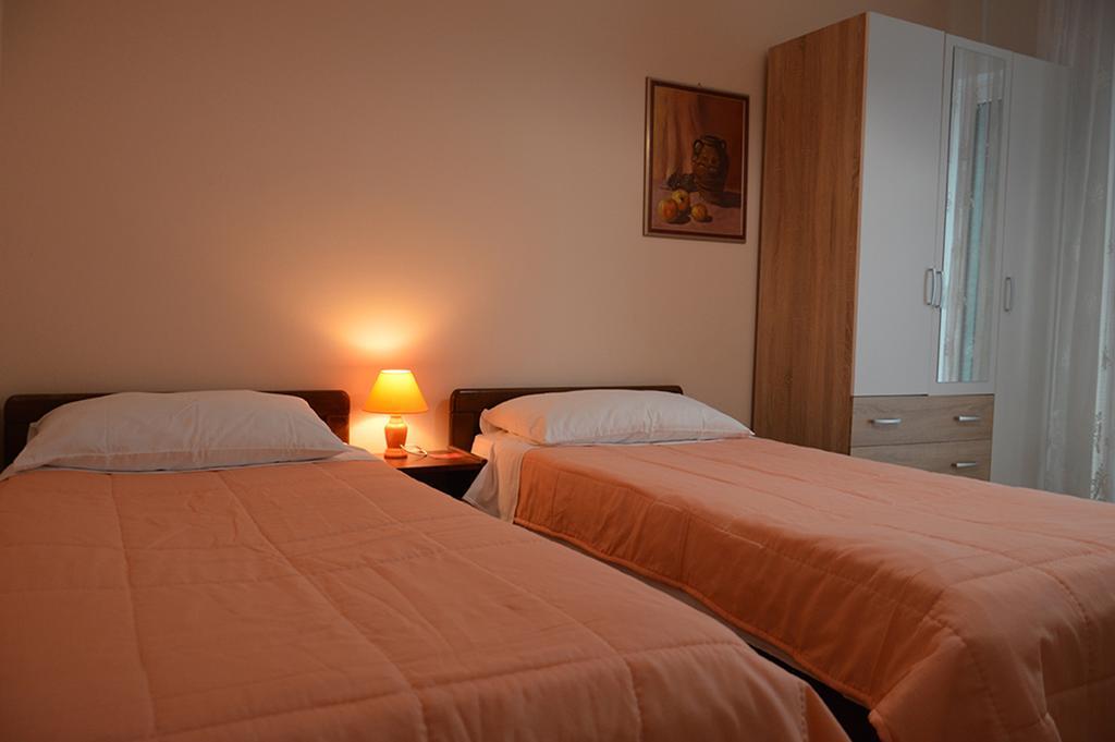 Apartments "Ruza" โวดีเซ ภายนอก รูปภาพ