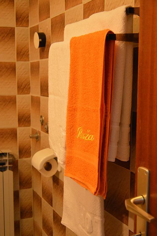 Apartments "Ruza" โวดีเซ ภายนอก รูปภาพ