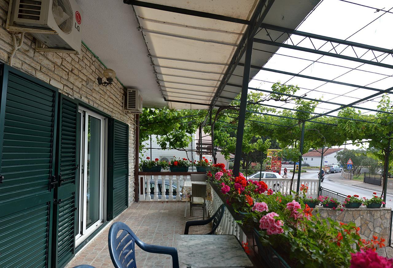 Apartments "Ruza" โวดีเซ ภายนอก รูปภาพ